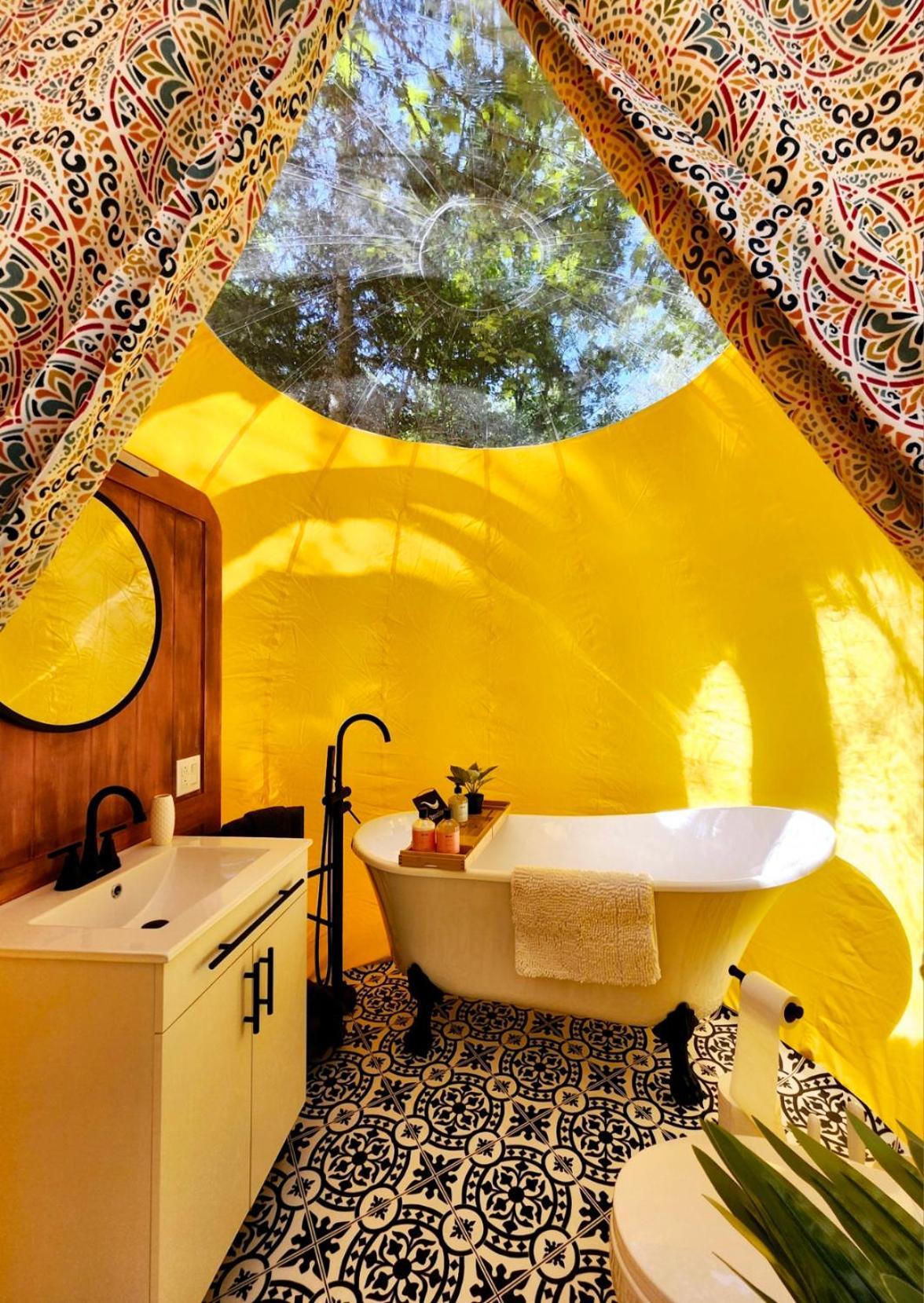 Estrella Glamping Hotel Caraquet Luaran gambar